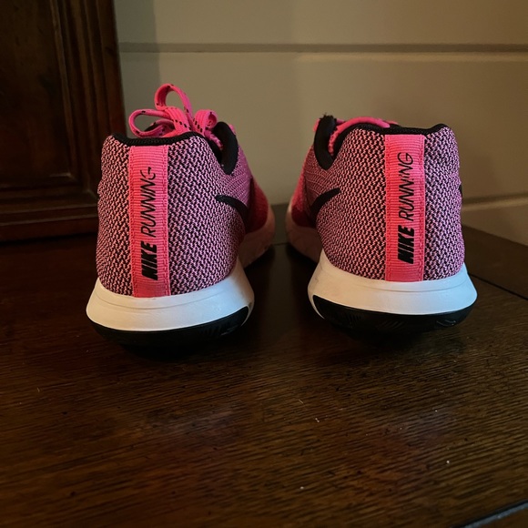 Nike Women's Flex Experience RN 5
844729-600 Pink Running Shoes - Picture 4 of 9